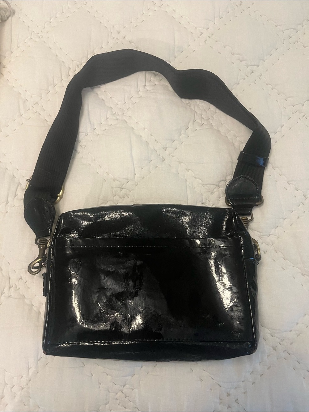 Uashmama Large Tracolla Crossbody Bag in Shiny Black Washable Paper